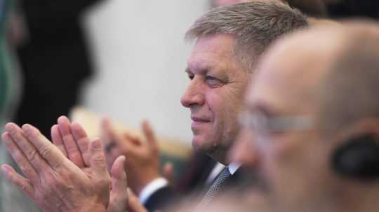 Na snímke zľava predseda vlády SR Robert Fico a predseda vlády Ukrajiny Denys Šmyhaľ.