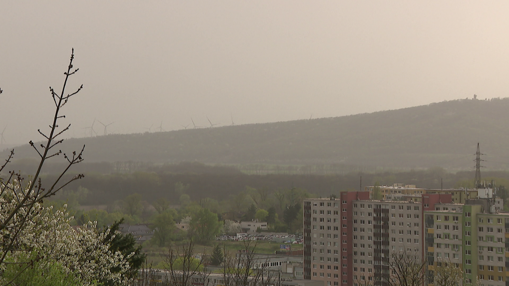 Na Slovensko sa blíži ďalšia vlna saharského prachu. Meteorológ prezradil, ktoré lokality zasiahne najviac