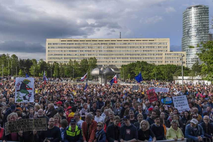 Protest na Námestí slobody v Bratislave 2. mája 2024.