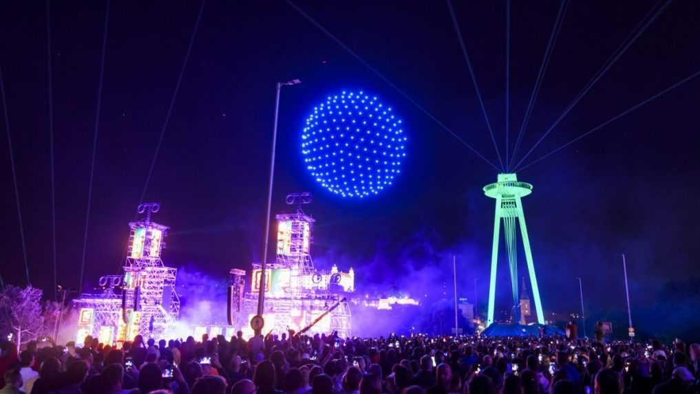 Návštevníci sa mohli tešiť na hudobno-vizuálnu laserovú šou.