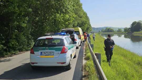 Hasiči v piatok predpoludním vytiahli z derivačného kanála rieky Váh medzi Bytčou a Kotešovou mŕtve telo.