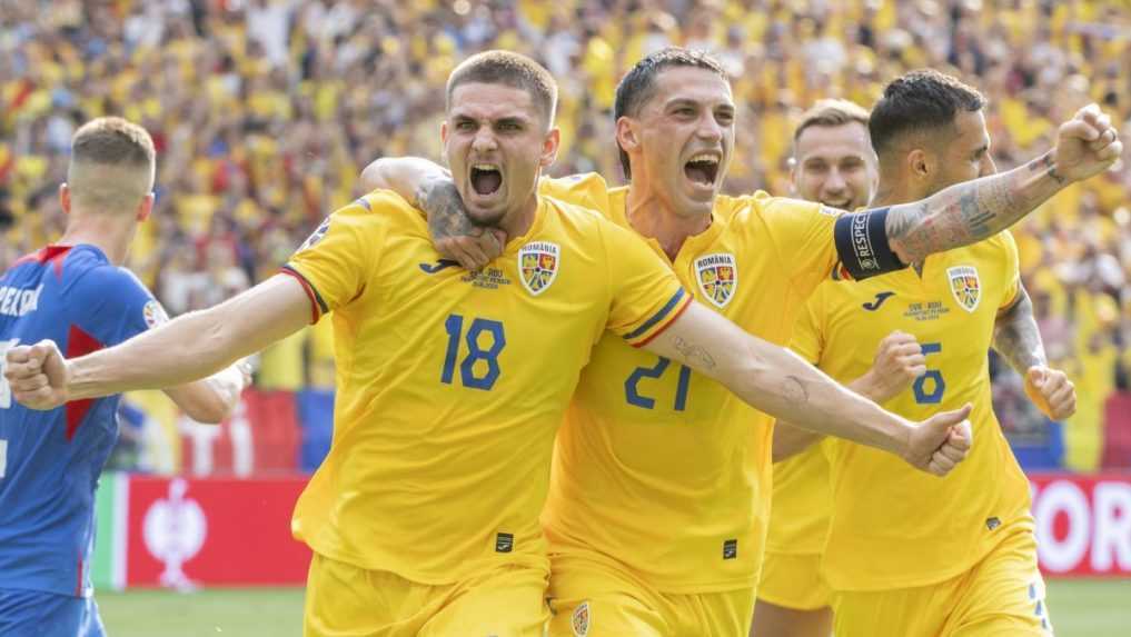 FOTO: Po záverečnom hvizde sa tešili obe mužstvá, takto vyzerá postupová radosť v podaní Slovákov