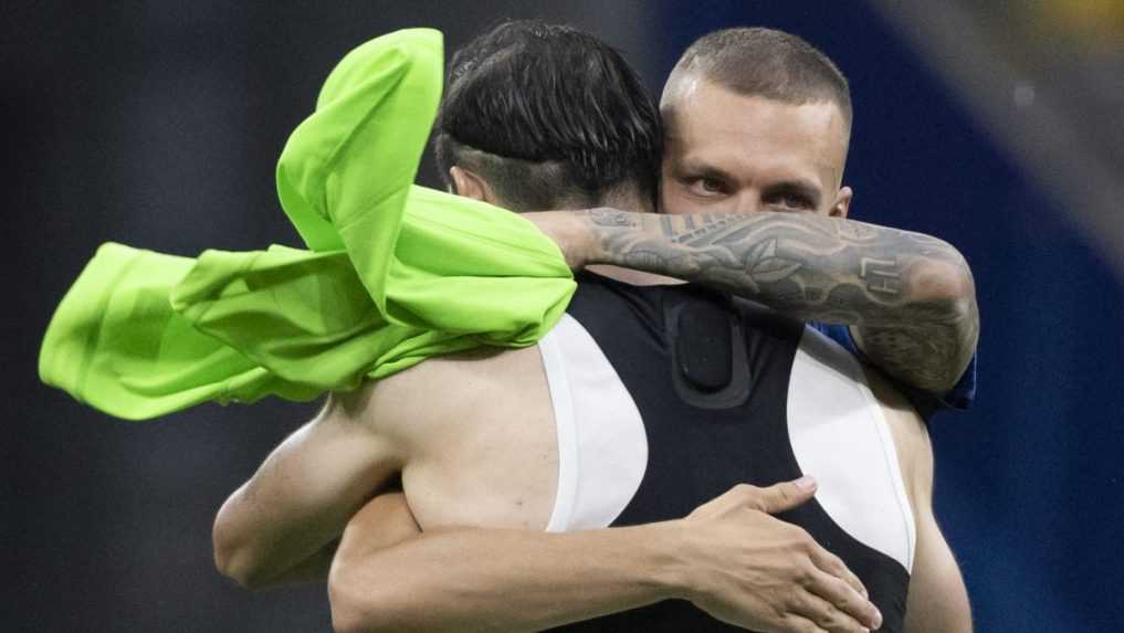 FOTO: Po záverečnom hvizde sa tešili obe mužstvá, takto vyzerá postupová radosť v podaní Slovákov