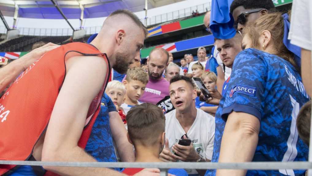 FOTO: Po záverečnom hvizde sa tešili obe mužstvá, takto vyzerá postupová radosť v podaní Slovákov