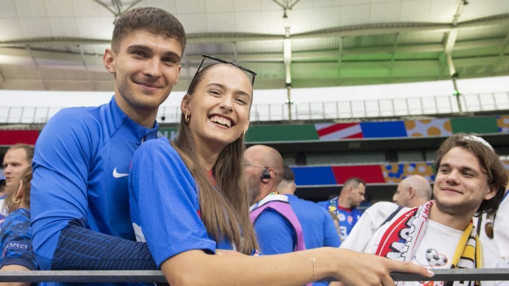 FOTO: Po záverečnom hvizde sa tešili obe mužstvá, takto vyzerá postupová radosť v podaní Slovákov