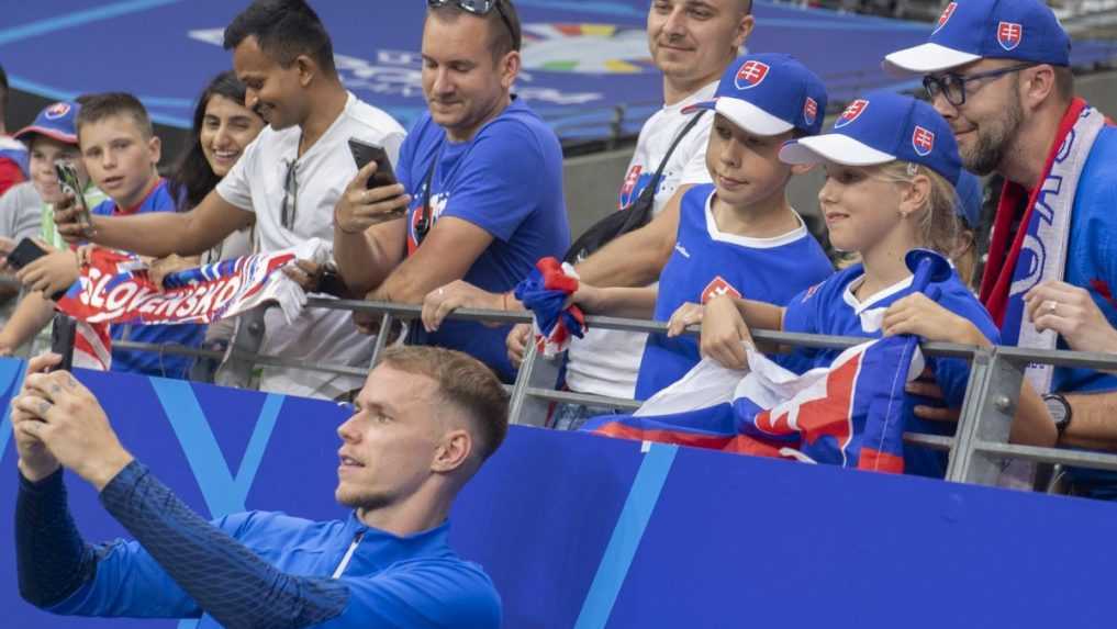 FOTO: Po záverečnom hvizde sa tešili obe mužstvá, takto vyzerá postupová radosť v podaní Slovákov