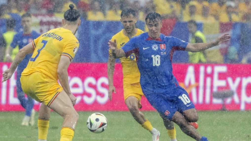 FOTO: Po záverečnom hvizde sa tešili obe mužstvá, takto vyzerá postupová radosť v podaní Slovákov