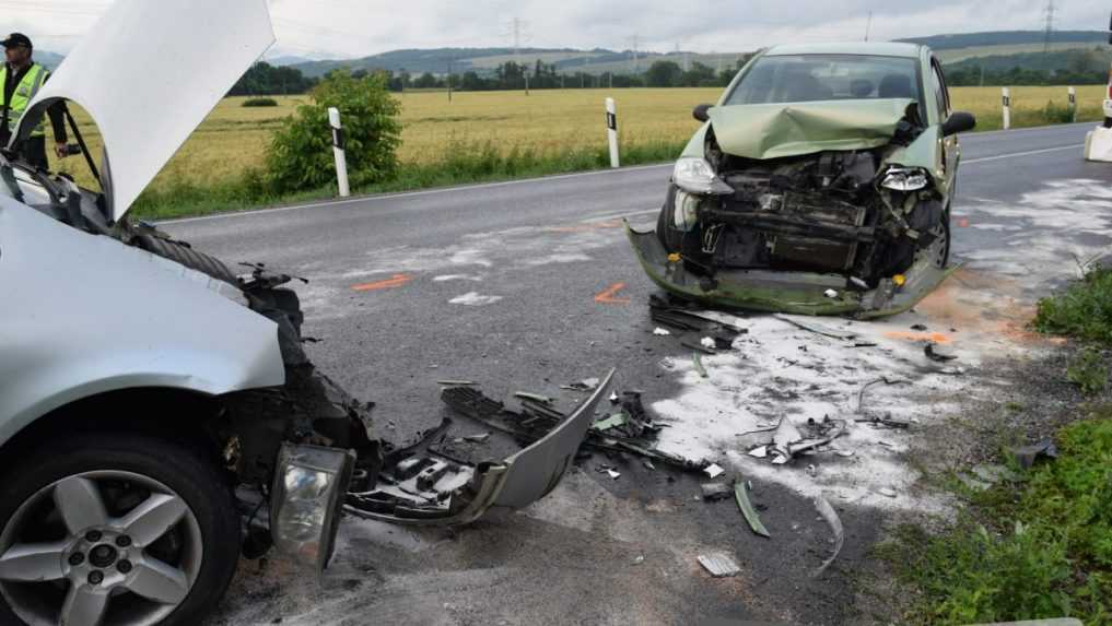 Pri havárii sa zranila žena za volantom aj päťročné dieťa. Skončili v nemocnici