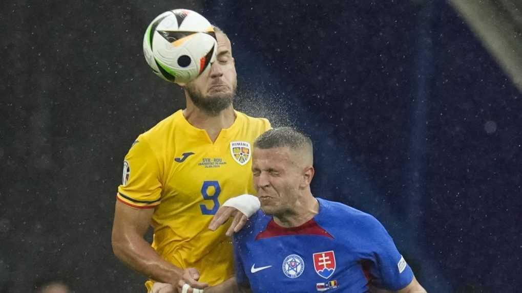 FOTO: Po záverečnom hvizde sa tešili obe mužstvá, takto vyzerá postupová radosť v podaní Slovákov