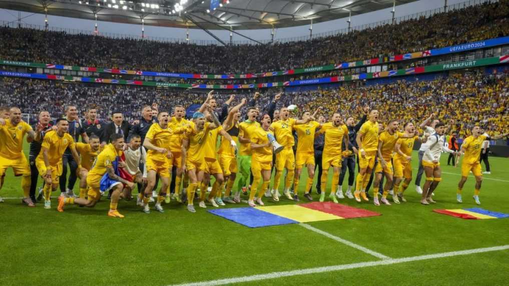 FOTO: Po záverečnom hvizde sa tešili obe mužstvá, takto vyzerá postupová radosť v podaní Slovákov