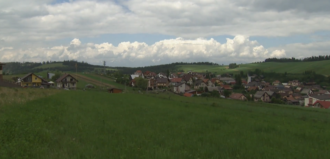 Vlastní pozemok, na ktorom sa dá postaviť niekoľko domov. Stavať však nemôže, problém sa ťahá už 25 rokov