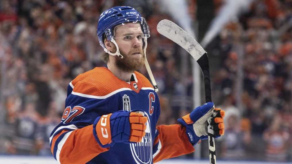 Hr&aacute;č Edmontonu Connor McDavid.