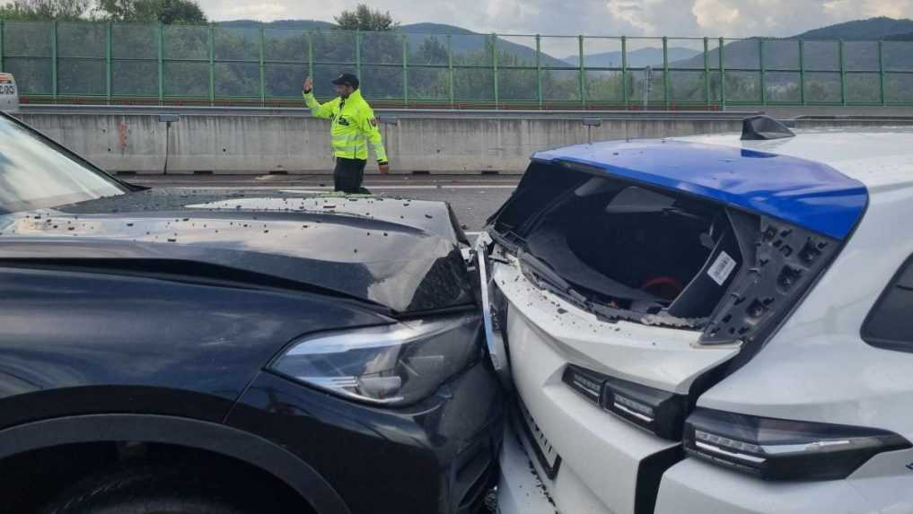 Nehoda na diaľnici D1: Svedkovia priblížili, čo kolízie spôsobilo. Zranili sa dve osoby