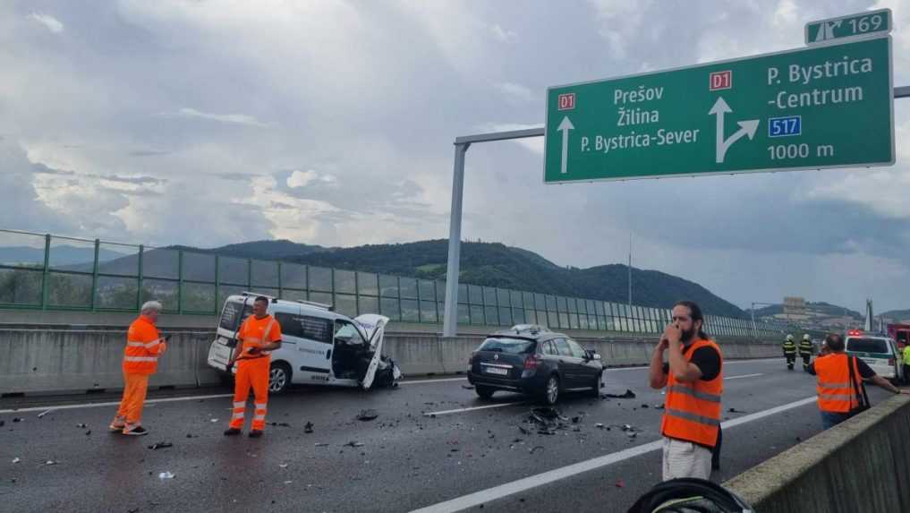 Nehoda na diaľnici D1: Svedkovia priblížili, čo kolízie spôsobilo. Zranili sa dve osoby