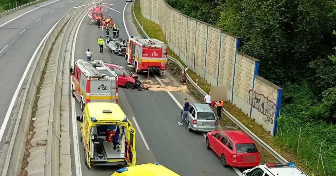 Vážna nehoda na D1: Medzi zranenými je mladá žena aj dieťa