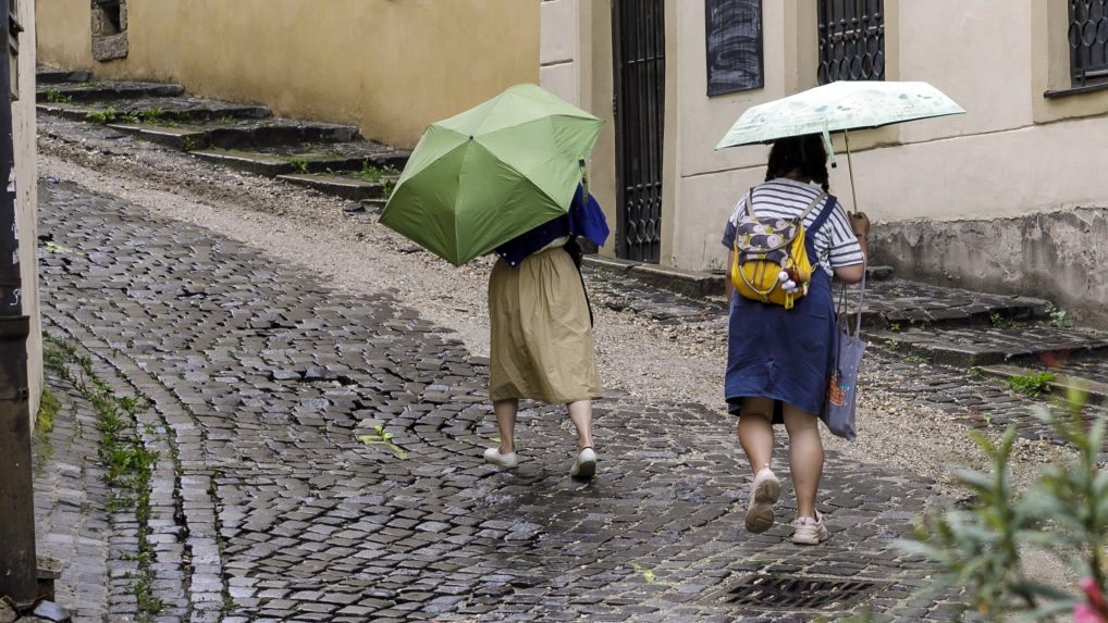 Slnečným a horúcim dňom odzvoní: Záver týždňa prinesie zmenu v počasí, platia aj výstrahy