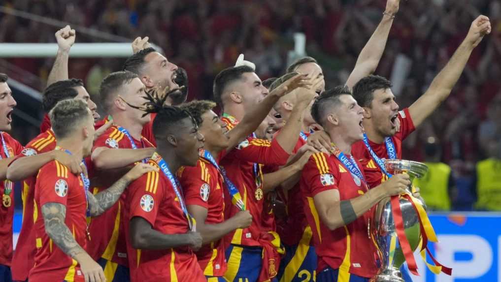 Španieli zdvihli nad hlavy európsku trofej po 12 rokoch: Takto vyzeral ich posledný krok k vysnívanému triumfu (FOTOGALÉRIA)