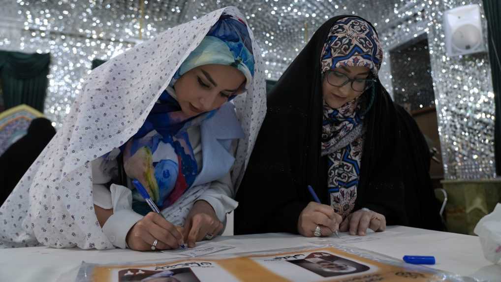 Irán si zvolil nového prezidenta. Bude ním reformista Massúd Pezeškiján