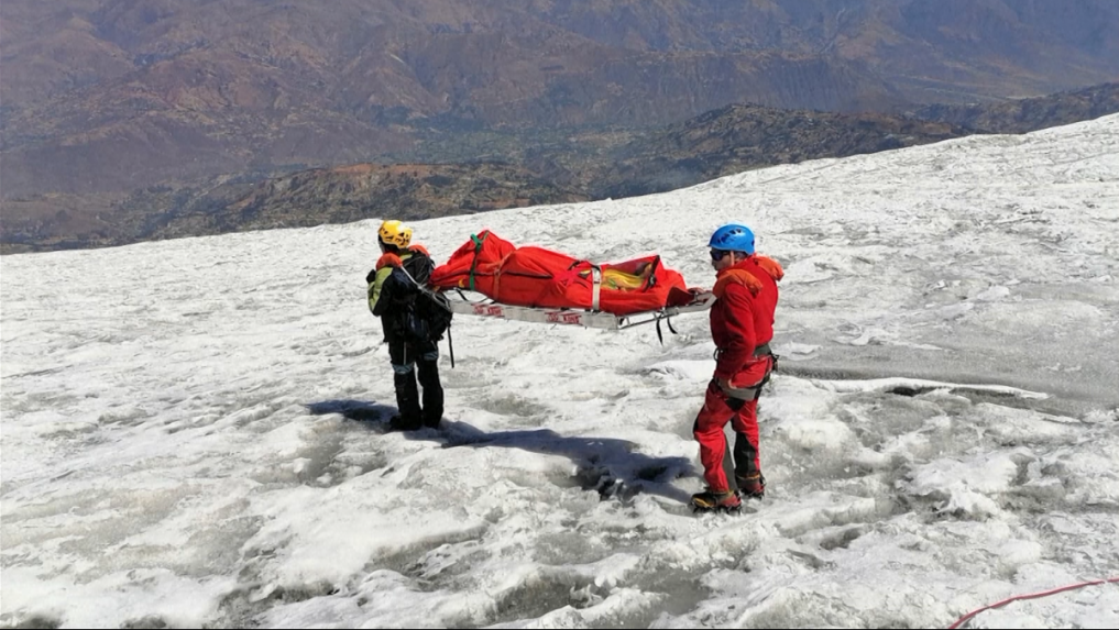 VIDEO: Pred 22 rokmi sa stratil pod najvyššou horou v Peru, horskí záchranári teraz našli jeho telo