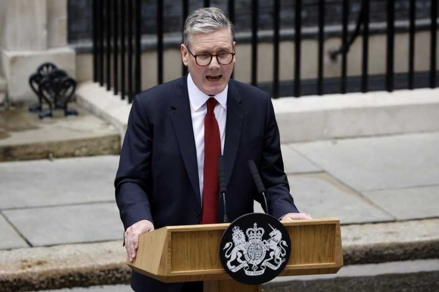Ukrajinca v Londýne obvinili zo založenia požiaru v nehnuteľnostiach britského premiéra Starmera