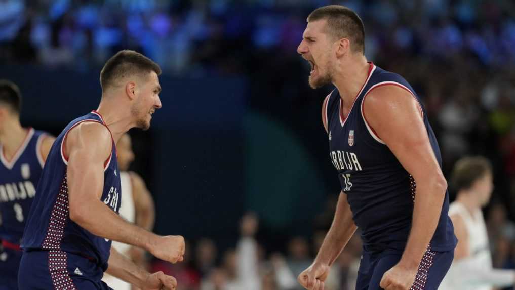Srbsk&yacute; basketbalista Nikola Jokič sa raduje v z&aacute;pase o bronz.