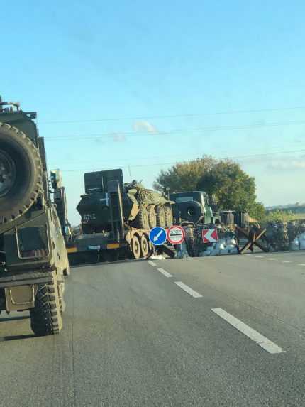 Na sn&iacute;mke blockposty na Ukrajine.