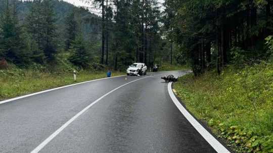 Pod Tatrami prišiel o život motorkár