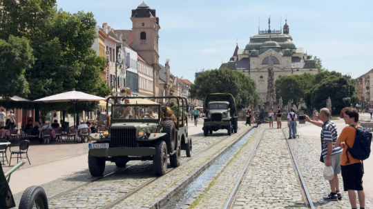 Historickým centrom Košíc prechádzala vojenská technika.