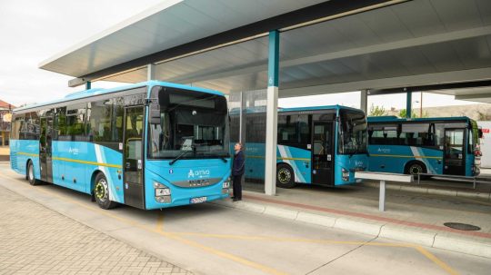 Na snímke autobusy spoločnosti Arriva.