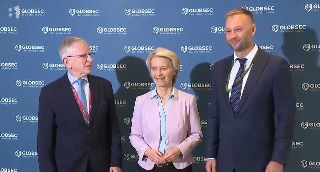 V Prahe sa končí Globsec, uviedol dvetisíc hostí zo 70 krajín. Vystúpila tu šéfka eurokomisie či ruský opozičný novinár