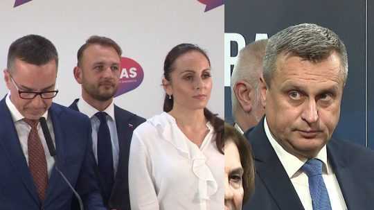 Zľava minister práce Erik Tomáš, minister vnútra Matúš Šutaj Eštok, ministerka zdravotníctva Zuzana Dolinková, všetci z Hlasu-SD a šéf SNS a podpredseda parlamentu Andrej Danko.