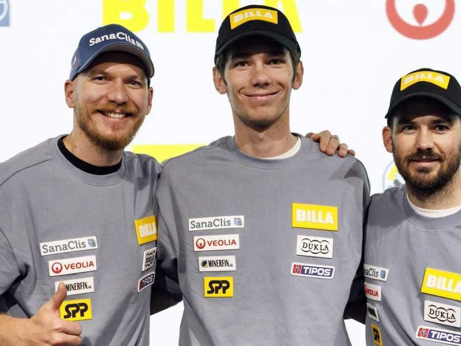 Na snímke slovenskí lyžiari a súrodenci zľava Adam Žampa, Teo Žampa a Andreas Žampa.