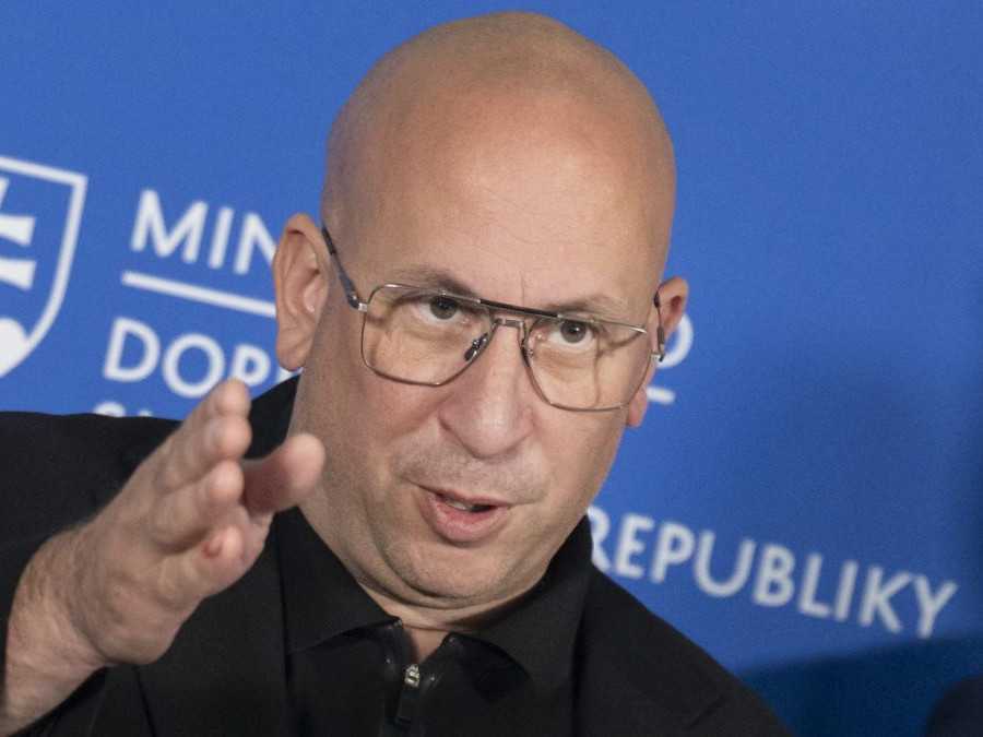 Na snímke minister dopravy SR Jozef Ráž (nom. Smer-SD).