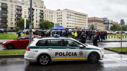 Protest policajtov pred budovou ministerstva vnútra v Bratislave.