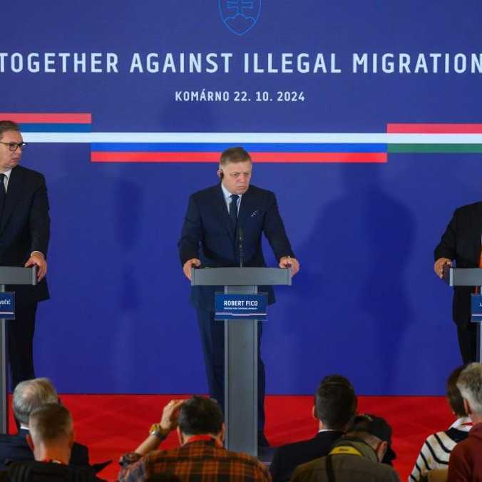 R. Fico po rokovaní v Komárne: EÚ nepotrebuje redistribúciu migrantov, ale ochranu vonkajších hraníc