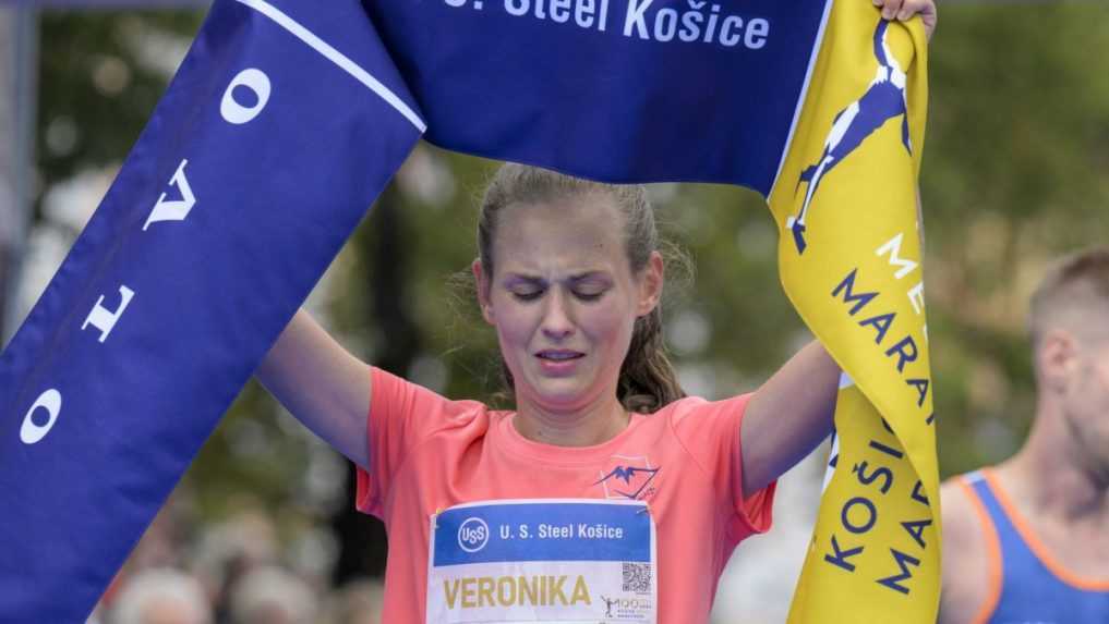 VIDEO: Medzinárodný maratón mieru v Košiciach ovládli Keňania. Tanuiová výrazne vylepšila ženský traťový rekord