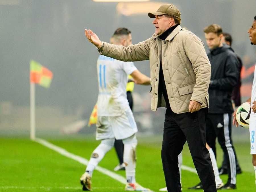 Tréner ŠK Slovan Bratislava Vladimír Weiss starší.