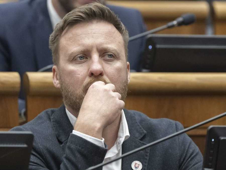 Poslanec NR SR a splnomocnenec vlády pre vyšetrenie pandémie Peter Kotlár.