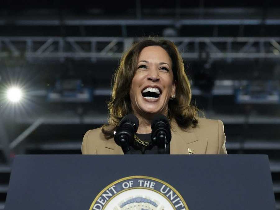 Demokratická prezidentská kandidátka a americká viceprezidentka Kamala Harrisová.