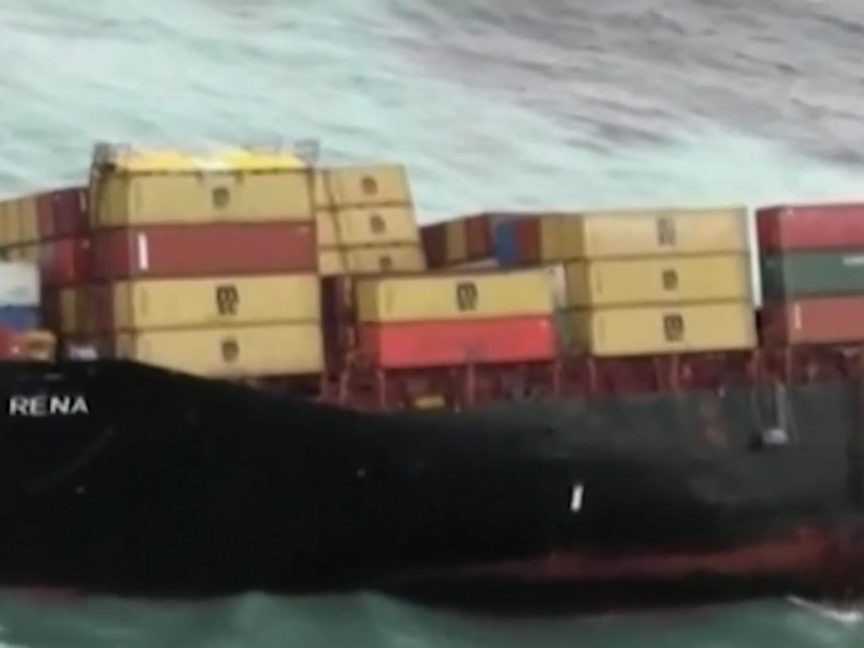 Lodné kontajnery na lodi.