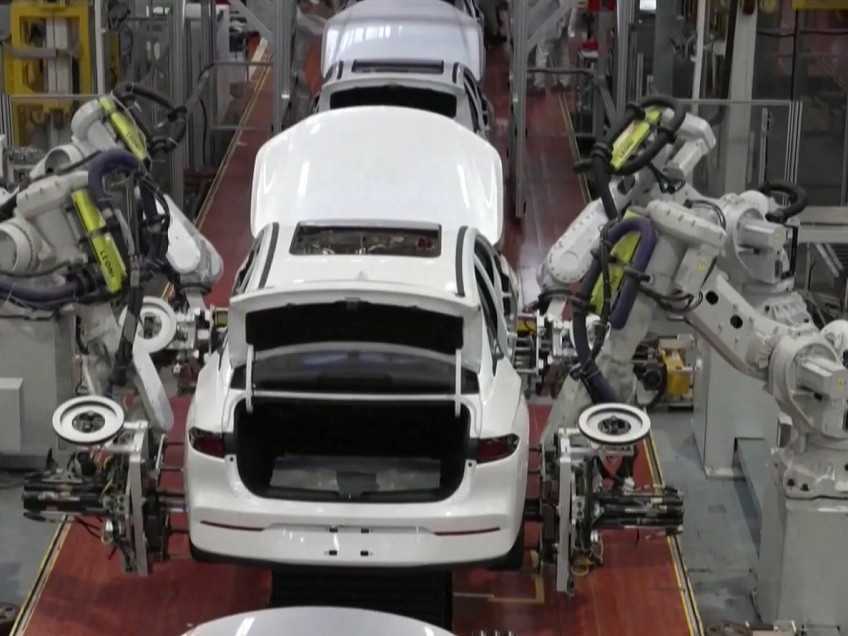 Linka na výrobu áut.