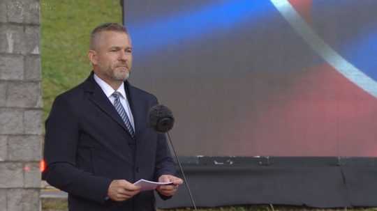 Pri pamätníku na Dukle vystúpil s prejavom prezident Peter Pellegrini.