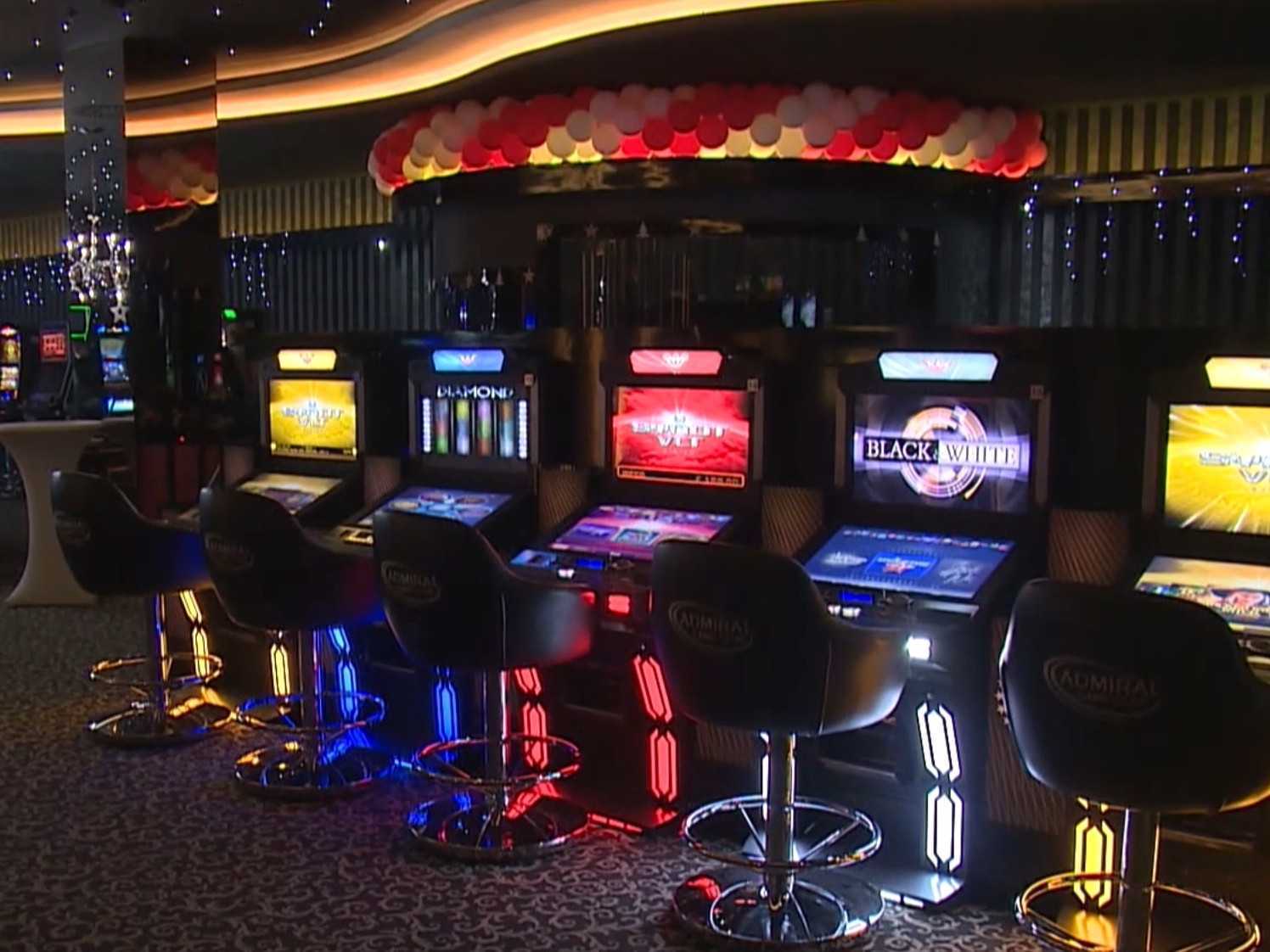 Po zákaze hazardu vo viacerých mestách eviduje úrad nárast nelegálnych prevádzok.