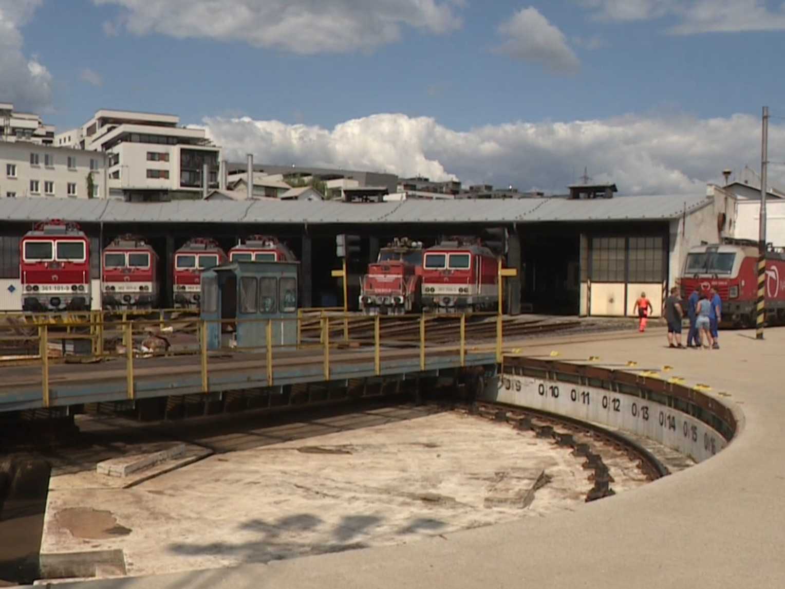 Devätnásťroční rušňovodiči budú môcť jazdiť len po slovenských tratiach.