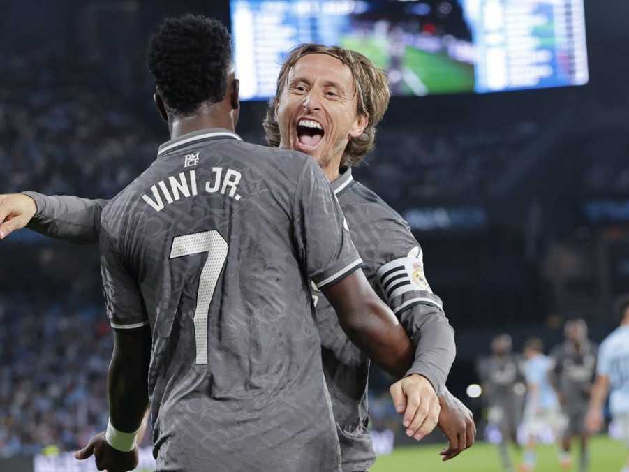 Luka Modrič a Vinicius Junior