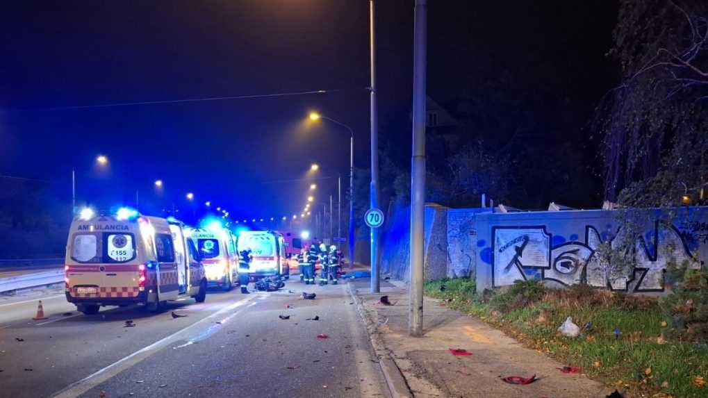 Dve dopravné nehody, dvaja mŕtvi motorkári. Pri jednej z nich mal zomrieť zakladateľ známeho mäsokombinátu