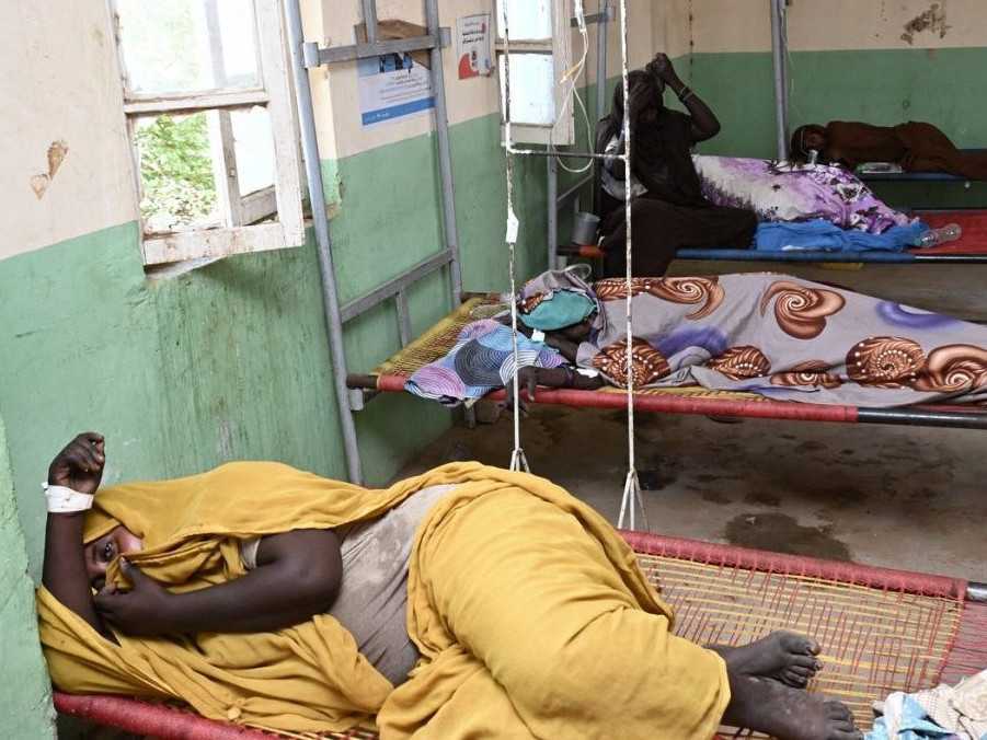 Pacienti s cholerou v nemocnici v Sudáne.