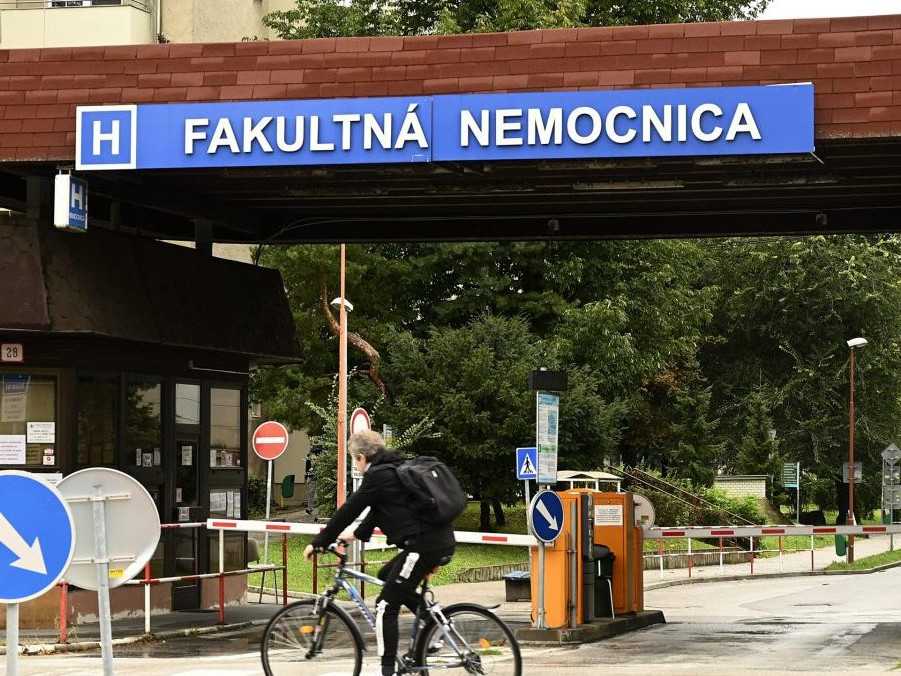 Na ilustračnej snímke Fakultná nemocnica v trenčíne.