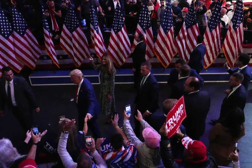 Trump sľúbil najväčší deportačný program v histórii. Harrisovú označil za osobu s „veľmi nízkym IQ“