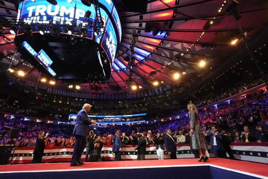 Trump sľúbil najväčší deportačný program v histórii. Harrisovú označil za osobu s „veľmi nízkym IQ“